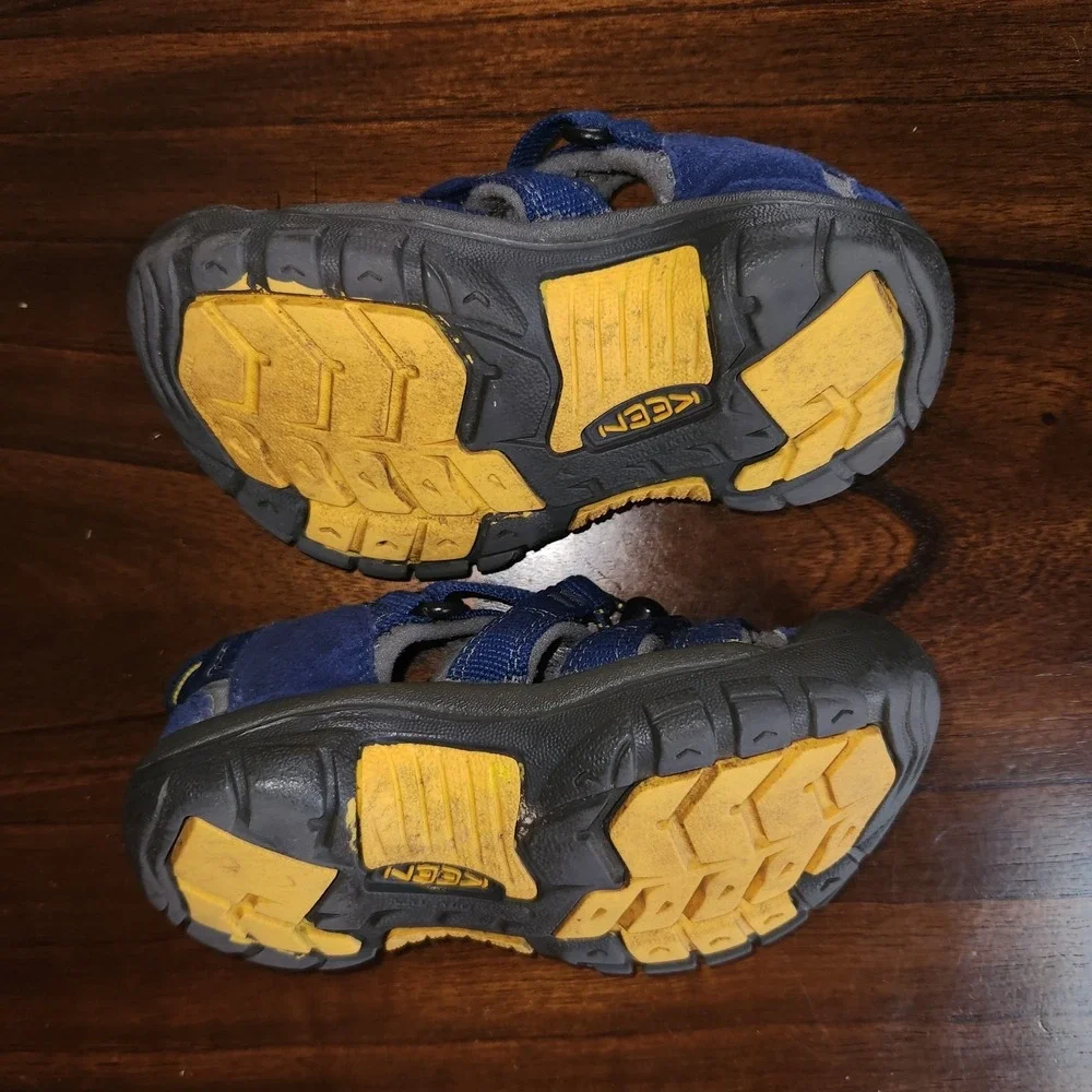 KEEN Newport H2 Shoes Size 9 Little Kids Washable Hiking Water Sandals Navy Blue